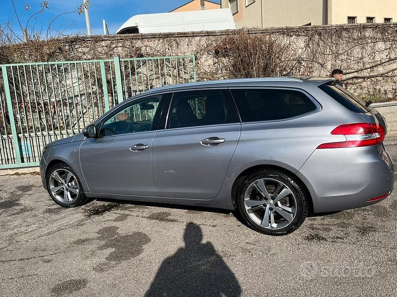 Usata Peugeot 308 SW 120 CV (88 kW) 2017 Station wagon