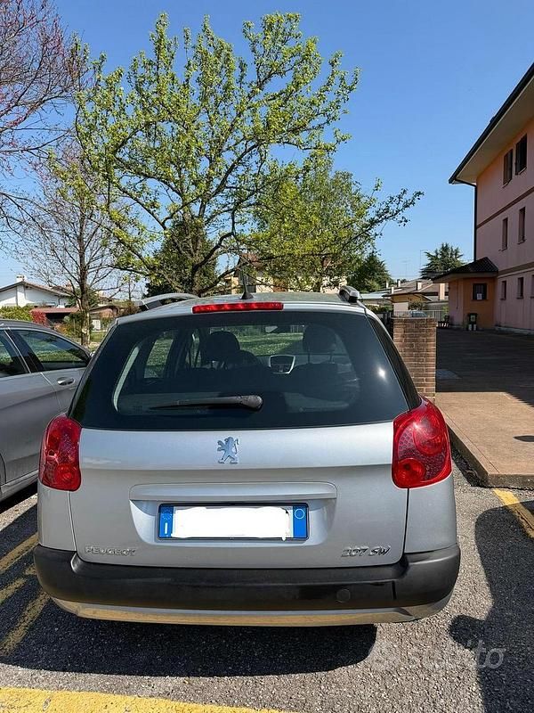 Usata Peugeot 207 90 CV (66 kW) 2009 Grigio Station wagon
