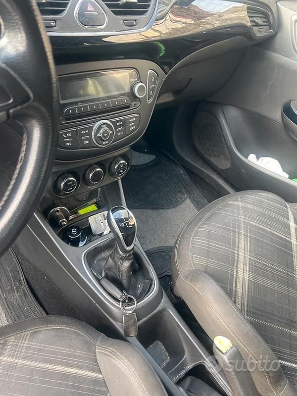Usata Opel Corsa 90 CV (66 kW) 2016 Nero Berlina