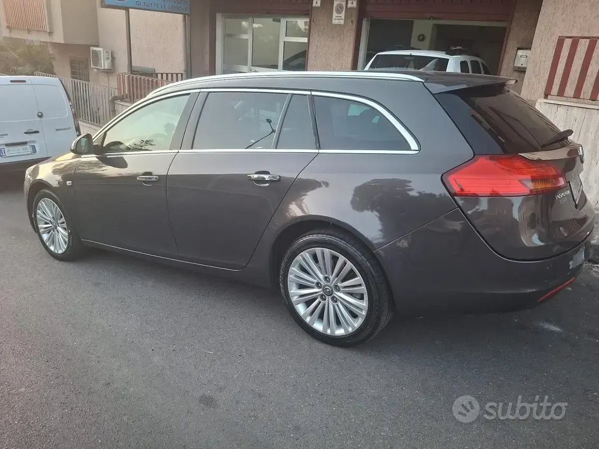 Usata Opel Insignia Cosmo 160 CV (117 kW) 2013 Grigio Station wagon