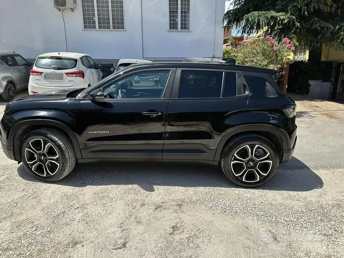Usata Jeep Avenger Summit 101 CV (74 kW) 2023 Nero SUV