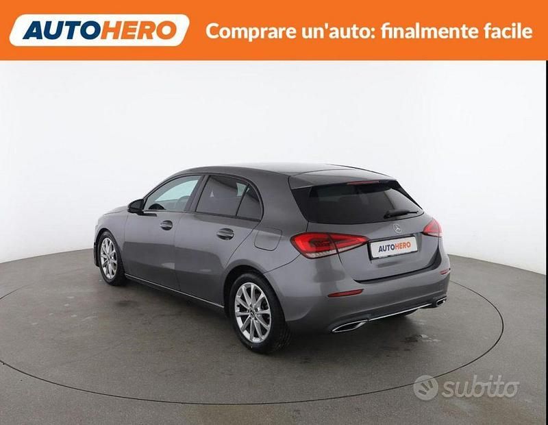 Usata Mercedes A180 116 CV (85 kW) 2019 Grigio Berlina