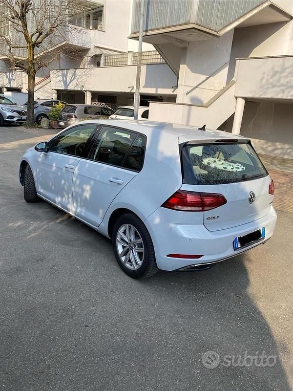 Usata VW Golf VII 110 CV (80 kW) 2018 Berlina