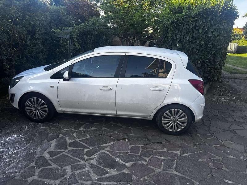 Usata Opel Corsa 75 CV (55 kW) 2011 Utilitaria