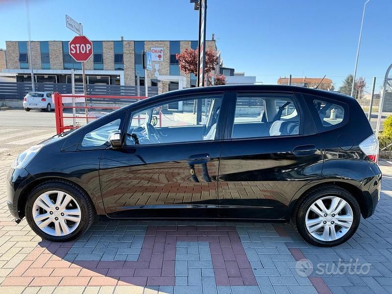 Usata Honda Jazz Executive 99 CV (72 kW) 2010 Nero Utilitaria