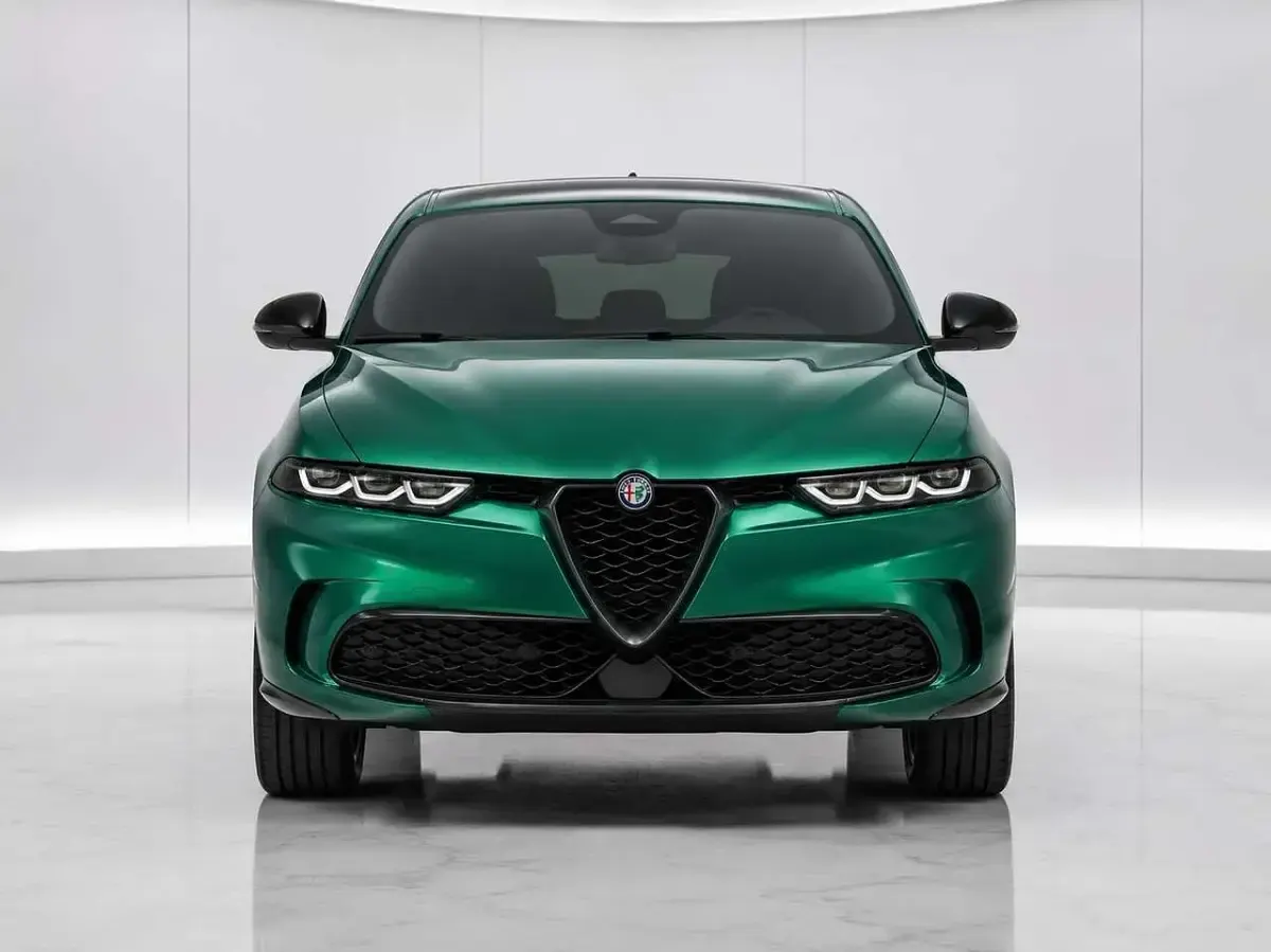 Nuova Alfa Romeo Tonale Veloce 160 CV (117 kW) 2025 Diversi colori SUV