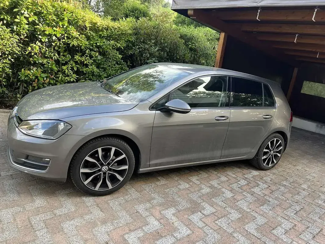 Usata VW Golf VII Highline 105 CV (77 kW) 2013 Berlina
