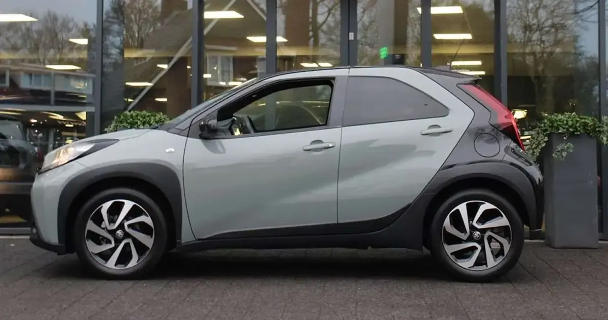 Usata Toyota Aygo X Pulse 72 CV (52 kW) 2024 Grigio SUV