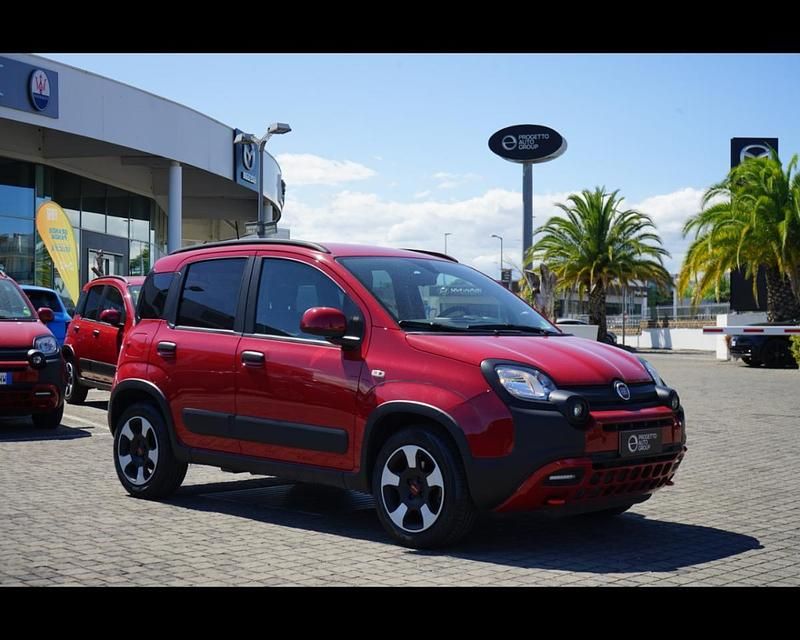 Usata Fiat Panda Cross Cross 69 CV (50 kW) 2024 Rosso Utilitaria