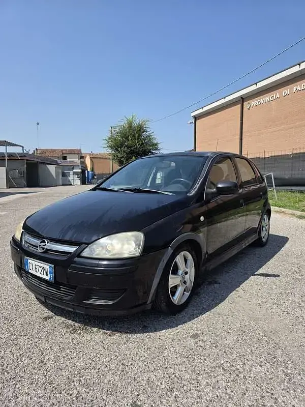 Usata Opel Corsa 60 CV (44 kW) 2005 Utilitaria