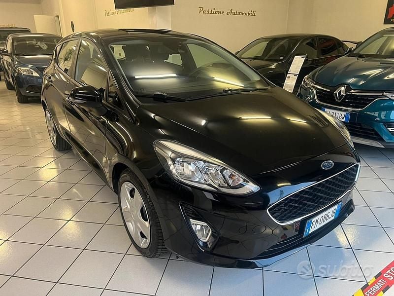 Usata Ford Fiesta Titanium 86 CV (63 kW) 2017 Nero Utilitaria