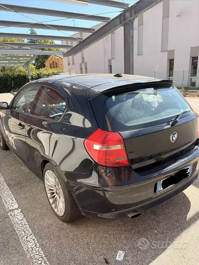 Usata BMW 118 143 CV (105 kW) 2009 Nero Utilitaria