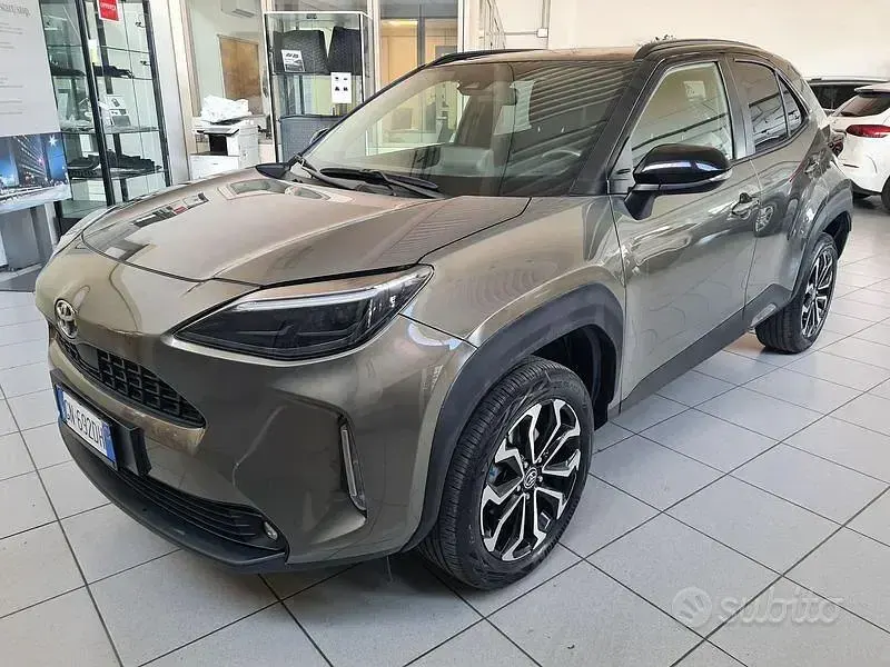 Usata Toyota Yaris Cross Trend 116 CV (85 kW) 2023 Marrone SUV