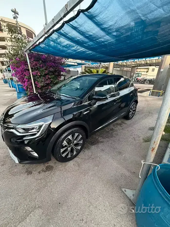 Usata Renault Captur 101 CV (74 kW) 2024 Nero SUV