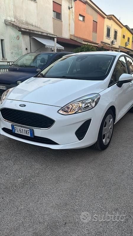 Usata Ford Fiesta 86 CV (63 kW) 2018 Bianco Utilitaria
