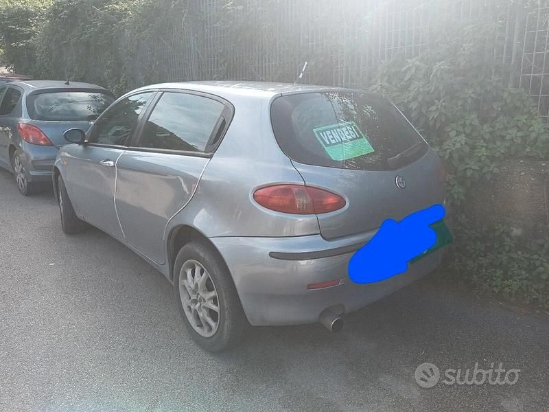 Usata Alfa Romeo 147 140 CV (102 kW) 2003 Grigio Utilitaria