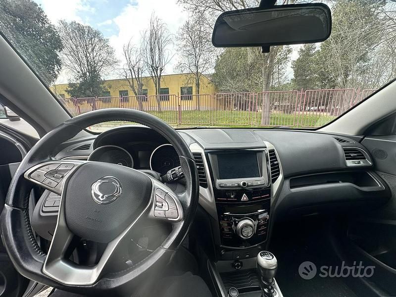 Usata Ssangyong (KGM) Tivoli 116 CV (85 kW) 2018 Grigio SUV
