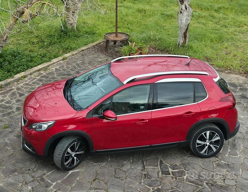 Usata Peugeot 2008 102 CV (75 kW) 2019 Rosso SUV