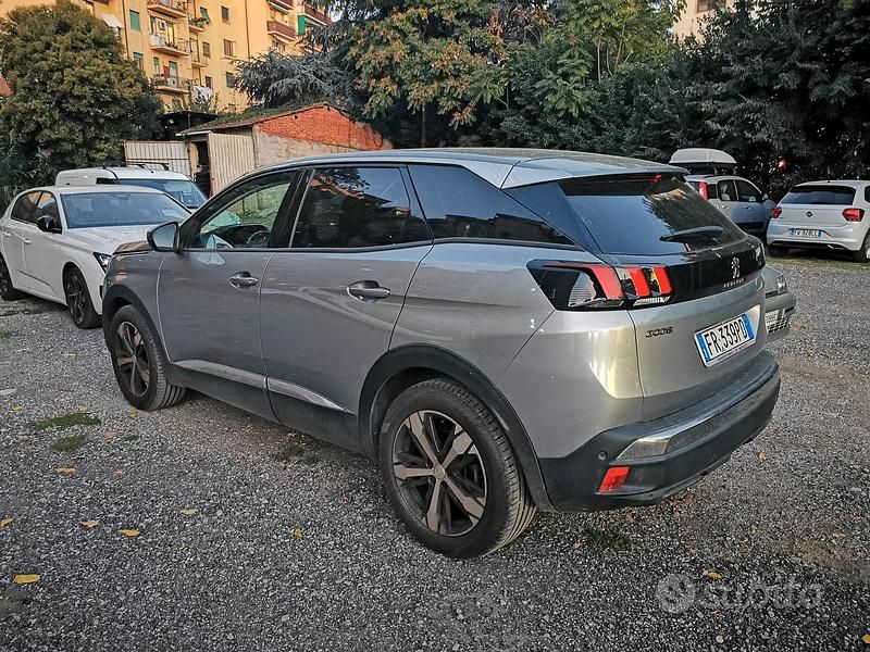 Usata Peugeot 3008 131 CV (96 kW) 2018 Blu Berlina