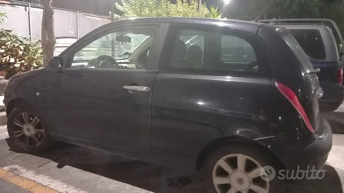 Usata Lancia Ypsilon 60 CV (44 kW) 2005 Nero Utilitaria