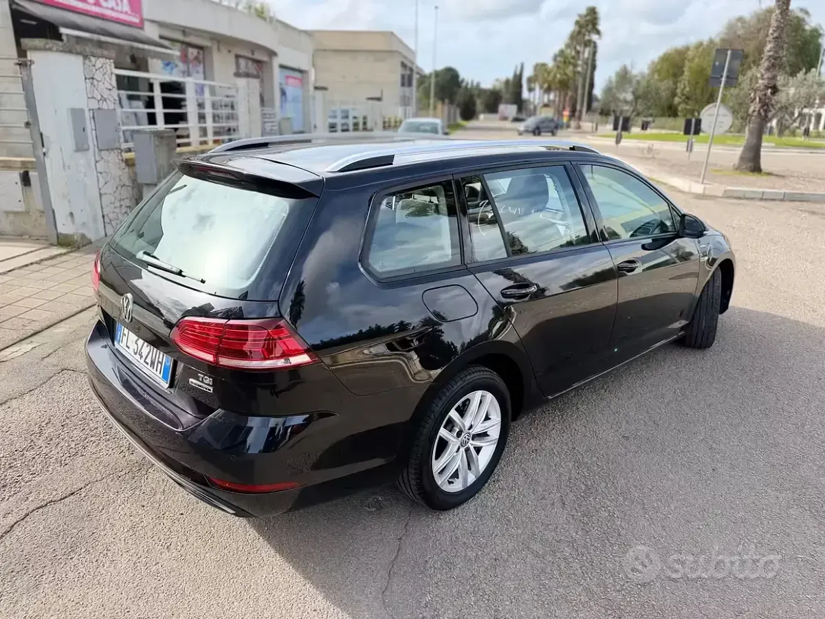 Usata VW Golf VII Executive 110 CV (80 kW) 2017 Nero Station wagon