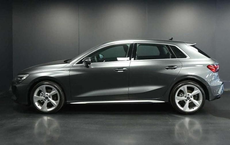 Uusi Audi A3 S-Line 150 HP (110 kW) 2026 Harmaa Sedan
