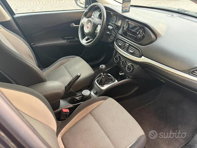Usata Fiat Tipo 120 CV (88 kW) 2016 Nero Berlina