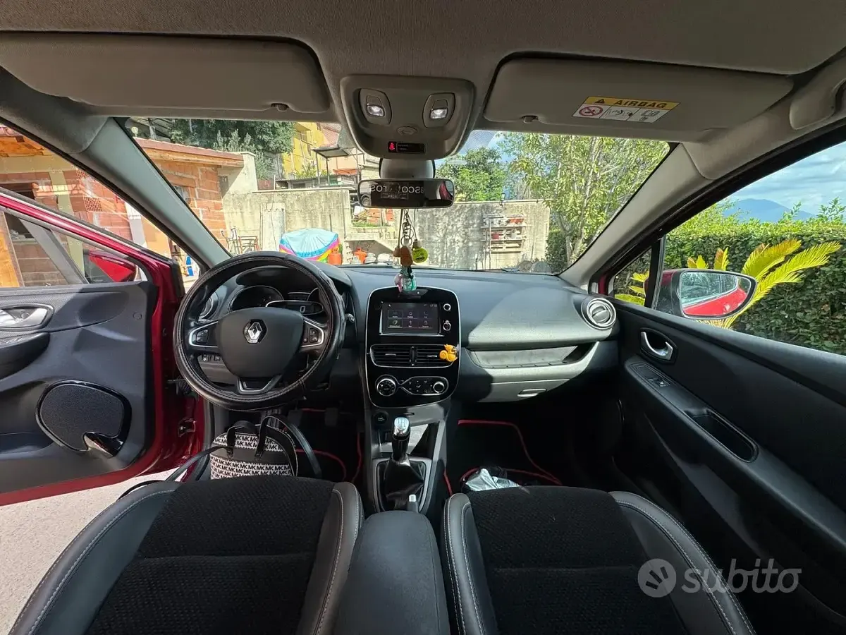 Usata Renault Clio 78 CV (57 kW) 2017 Rosso Utilitaria