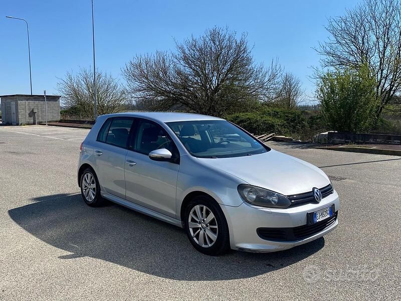 Usata VW Golf VI Highline 122 CV (89 kW) 2011 Grigio Utilitaria