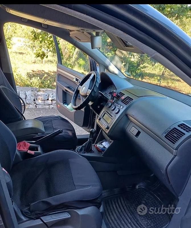 Usata VW Touran 2004 Grigio Monovolume