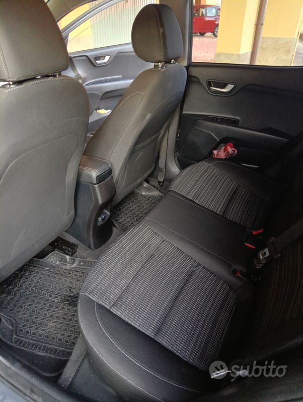 Usata Kia Stonic 100 CV (73 kW) 2021 Grigio SUV