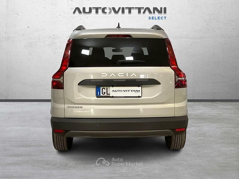 Usata Dacia Jogger Extreme 101 CV (74 kW) 2022 Gray Monovolume