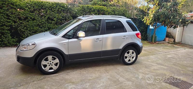 Usata Fiat Sedici 120 CV (88 kW) 2007 Grigio SUV