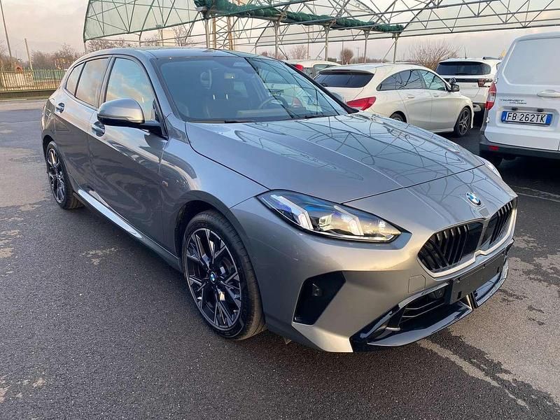 Usata BMW 118 Comfort Edition 150 CV (110 kW) 2025 Grigio Utilitaria