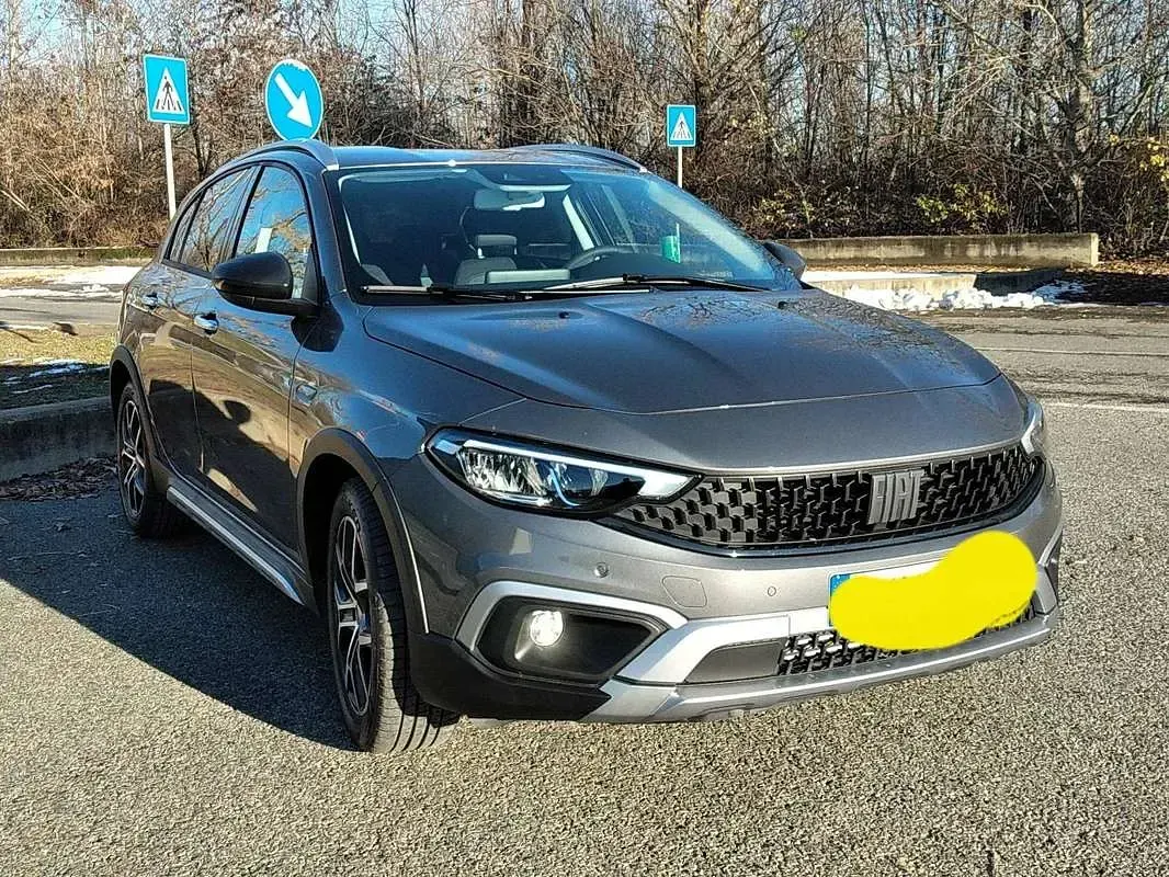 Usata Fiat Tipo Cross 95 CV (69 kW) 2021 Grigio Berlina