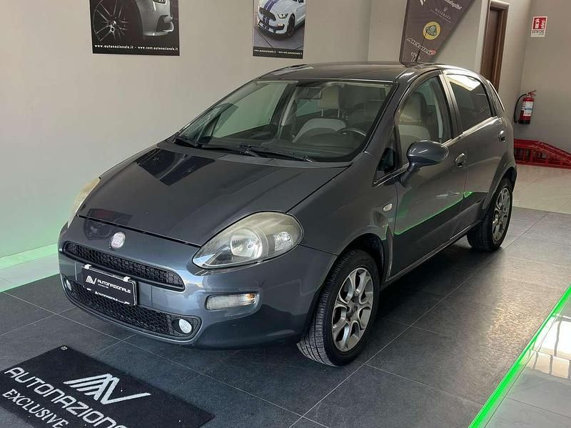 Usata Fiat Punto Easy 69 CV (50 kW) 2012 Grigio Utilitaria