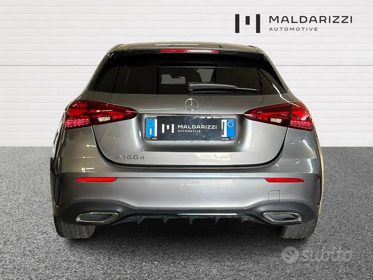 Usata Mercedes A180 Advanced Plus 116 CV (85 kW) 2025 Grigio montagna Berlina