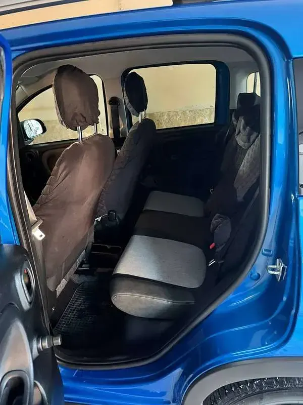 Usata Fiat Panda Cross Cross 69 CV (50 kW) 2023 Blu/azzurro Utilitaria