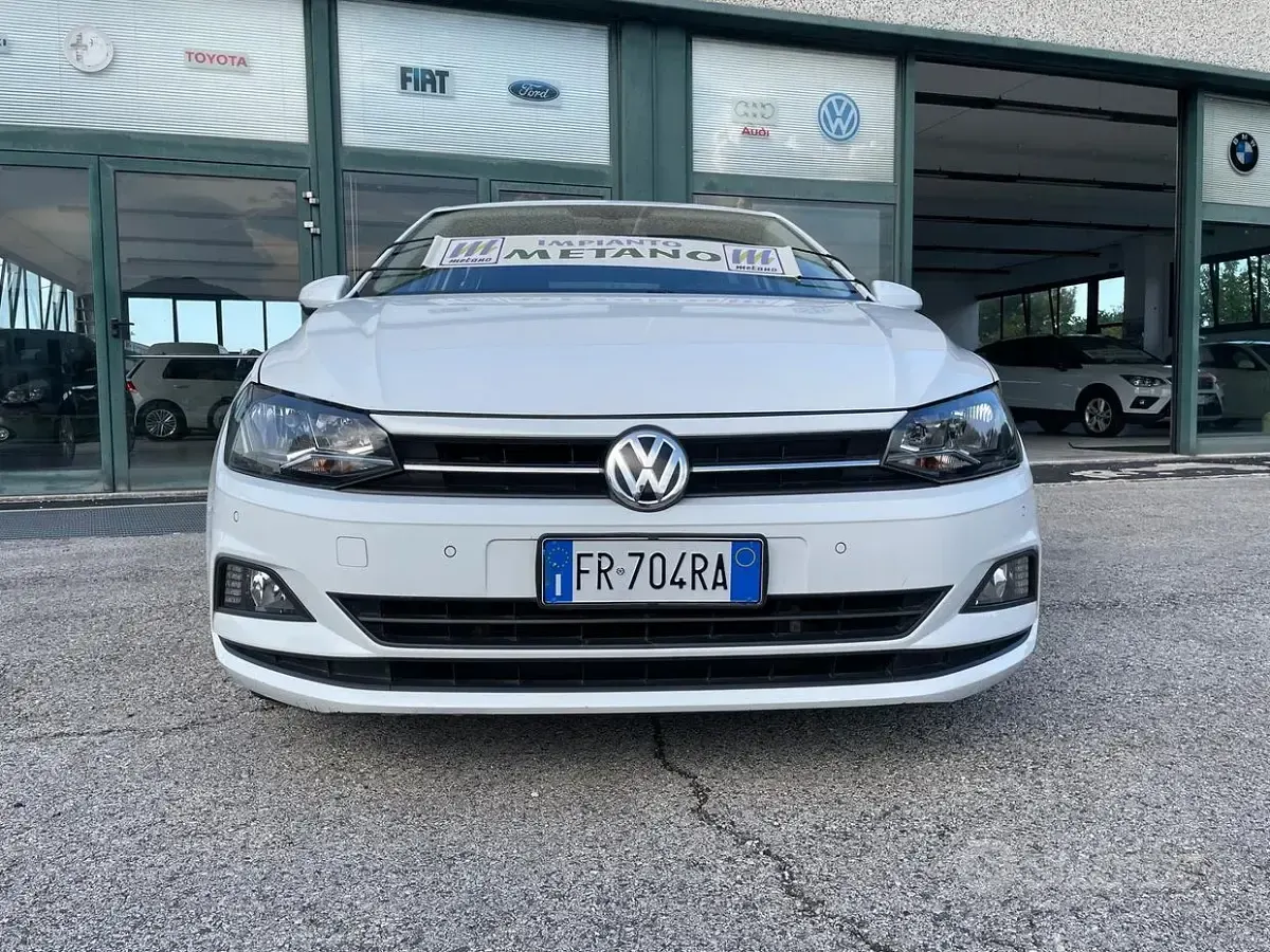 Usata VW Polo Comfortline 90 CV (66 kW) 2018 Bianco Utilitaria