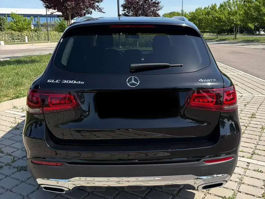 Usata Mercedes GLC300de 194 CV (142 kW) 2021 Nero SUV