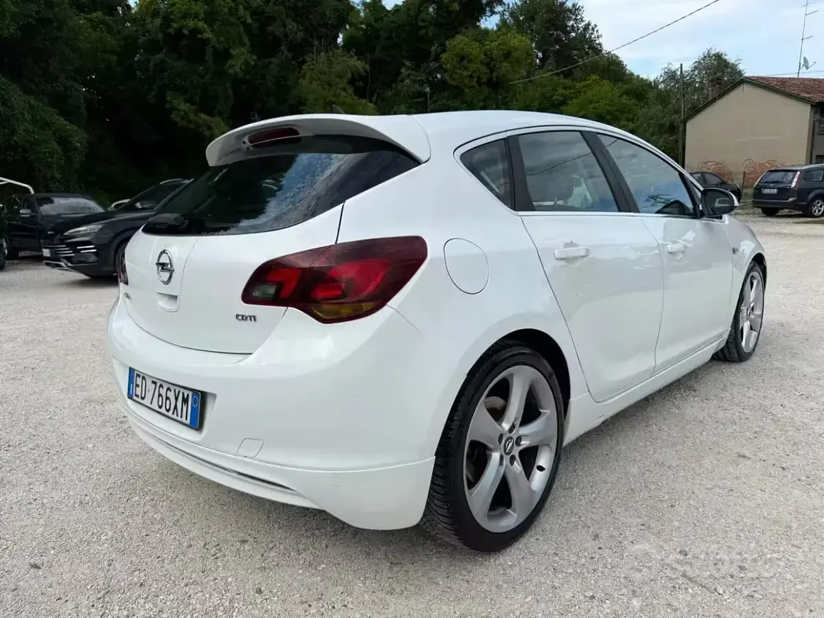 Usata Opel Astra OPC 110 CV (80 kW) 2010 Bianco Berlina