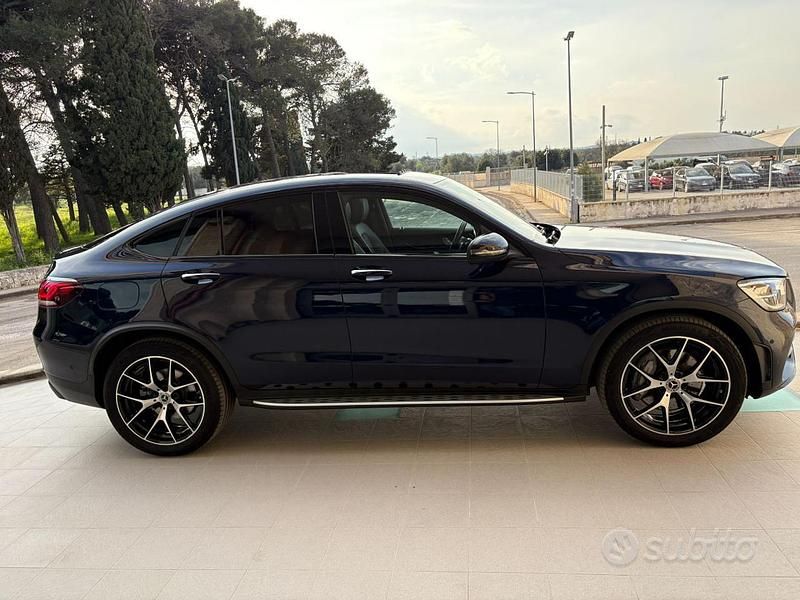 Usata Mercedes GLC300e Premium 194 CV (142 kW) 2022 Blu Coupé