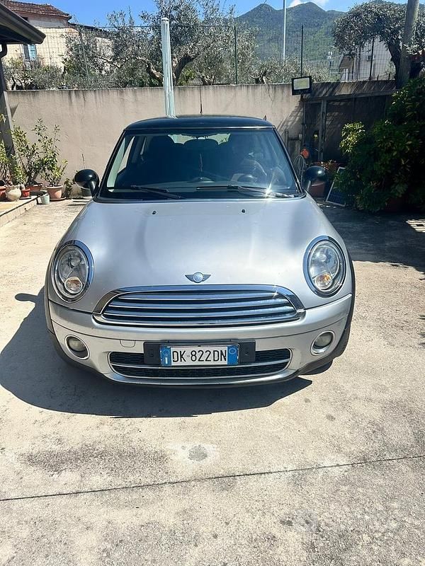 Begagnad Mini Cooper D 109 HK (80 kW) 2007 Grå Halvkombi