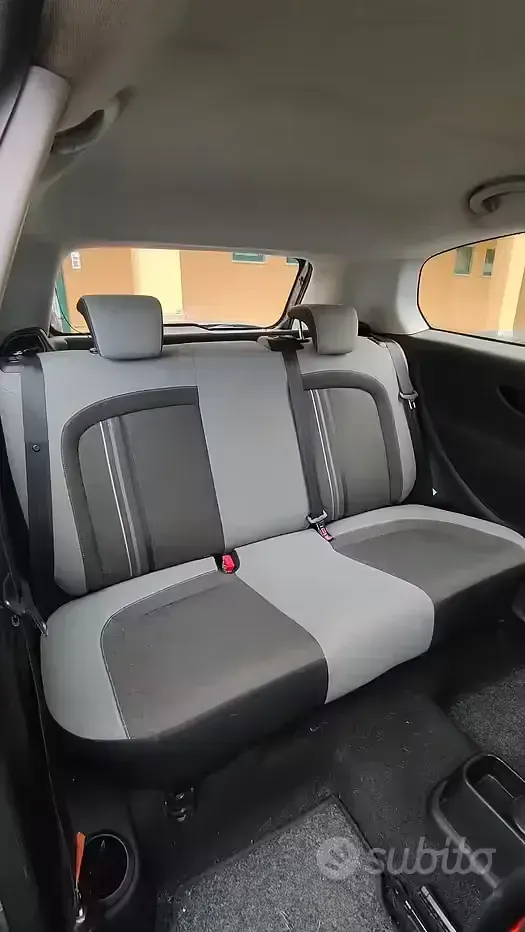 Usata Fiat Grande Punto 77 CV (56 kW) 2012 Grigio Utilitaria