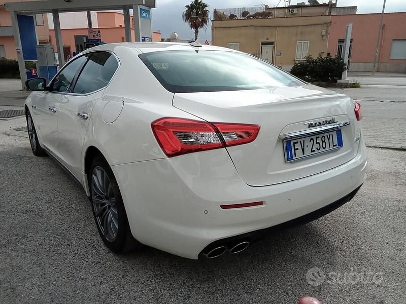 Usata Maserati Ghibli GranLusso 250 CV (183 kW) 2019 Bianco Berlina