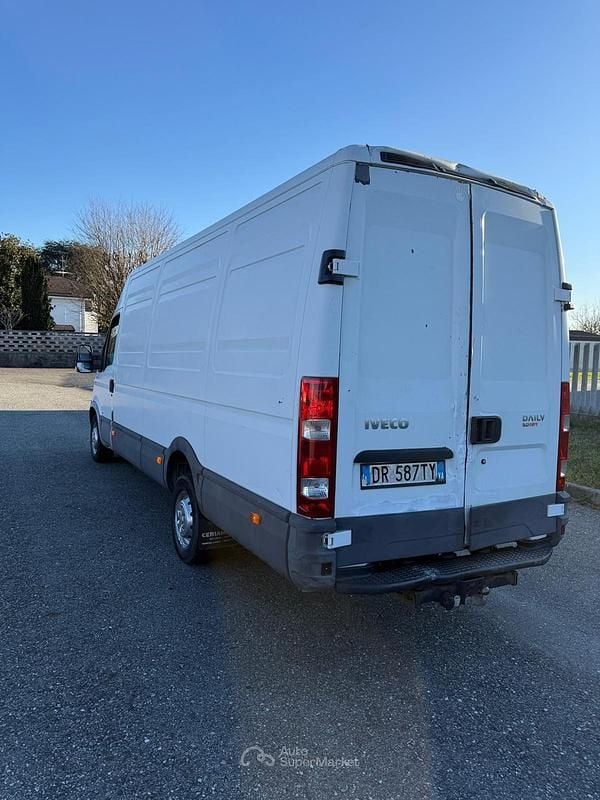 Usata Iveco Daily 177 CV (130 kW) 2008 Bianco Berlina