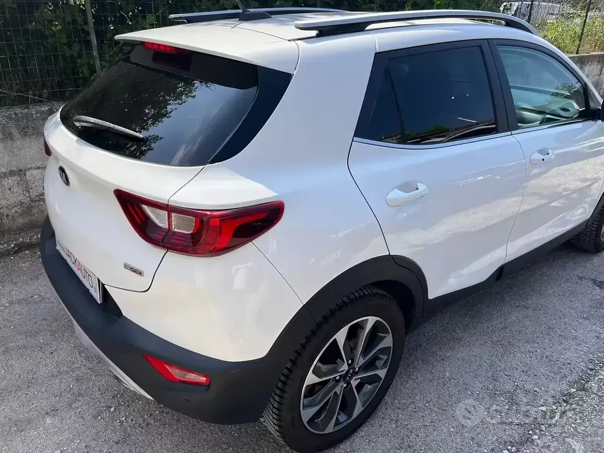 Usata Kia Stonic Style 120 CV (88 kW) 2017 Bianco SUV