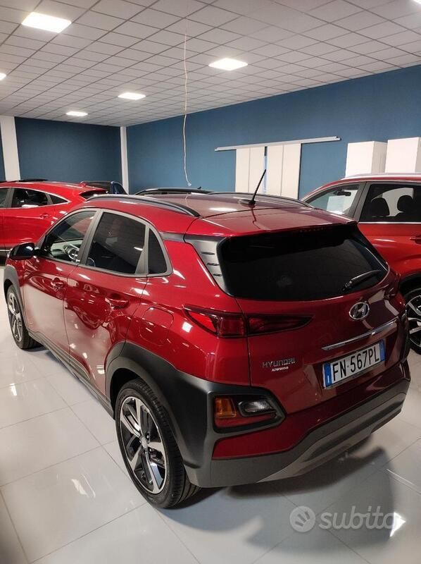 Usata Hyundai Kona Style 120 CV (88 kW) 2018 Rosso SUV