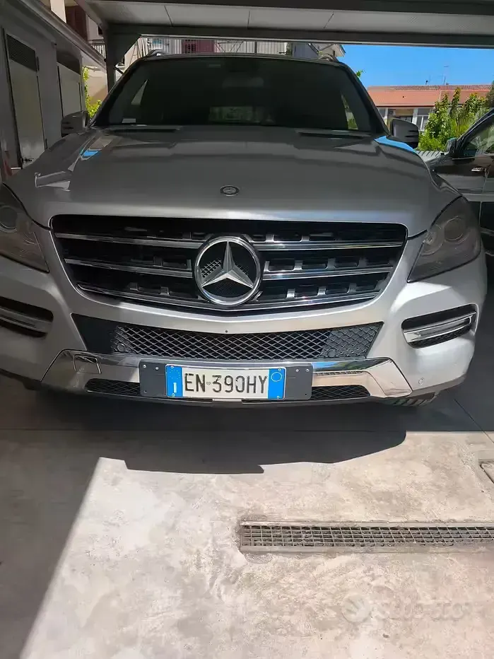 Usata Mercedes ML250 204 CV (150 kW) 2012 Grigio SUV