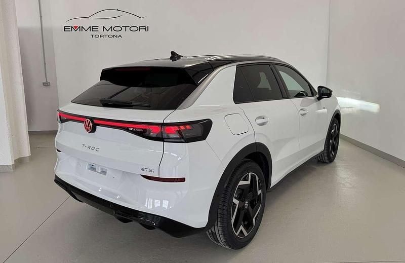 Nuova VW T-Roc R-line 150 CV (110 kW) 2026 Wolf grey met (+810€) SUV